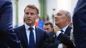 Macron uppmanar Europa att satsa på bemannad rymdfart.