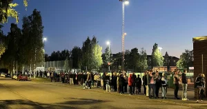 Köade i 3,5 timmar för att rösta – kommunen ber om ursäkt
