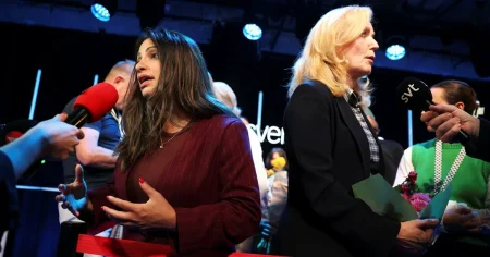 Så kan Magdalena Andersson mäkla fred mellan C och V