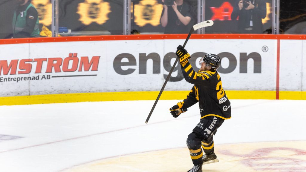 Skellefteå krossar Brynäs med 7-2 efter explosiv andra period i SHL-premiären