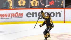 Skellefteå krossar Brynäs med 7-2 efter explosiv andra period i SHL-premiären
