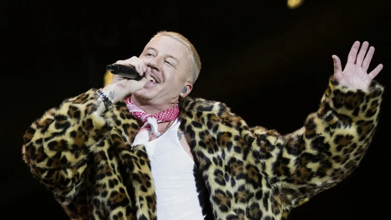 Macklemore donerar nästan 10 miljoner kronor till hjälporganisationer i de palestinska områdena