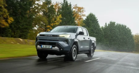 Nionde generationen av Hilux blir helelektrisk