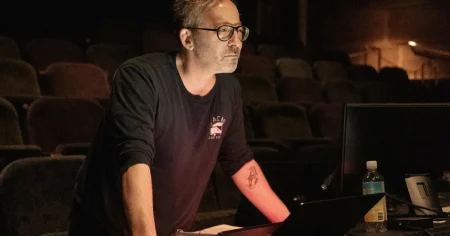Adam Greenfield regisserar ”Spår”: ”Framtiden är redan förbi”