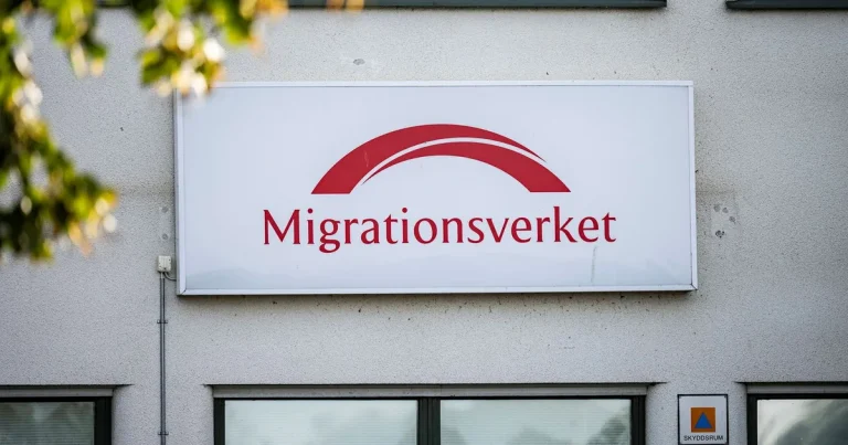 Max Hjelm: Dålig dag? Du jobbar åtminstone inte på Migrationsverket