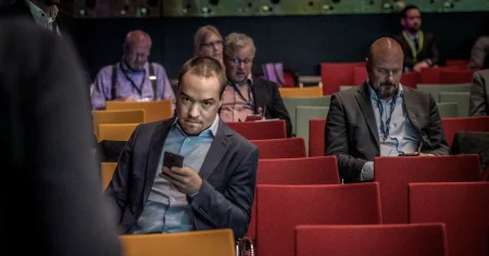 Lisa Magnusson: Hoppsan! SD-toppen hade visst glömt att han var i direktsändning