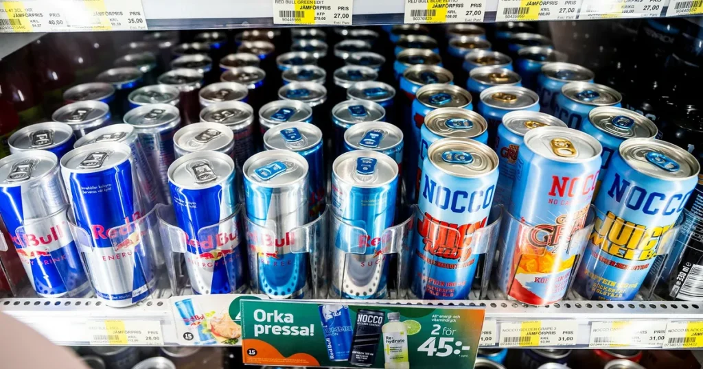 Svenska ungdomar dricker mest energidryck i Norden
