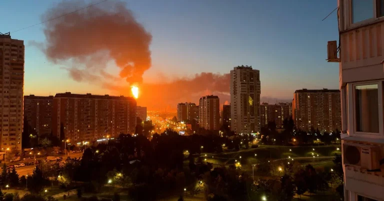 Två dödade i stort ukrainskt drönaranfall på Moskva