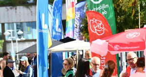Dags för valvaka – psykologens bästa råd när nerverna tar över