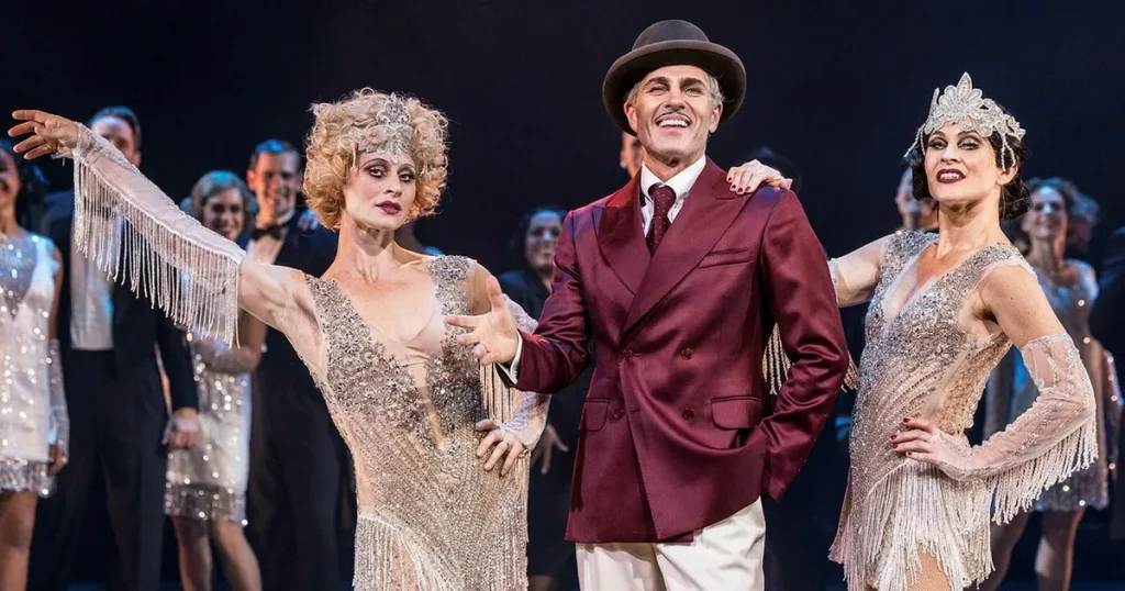”Chicago” blir sexig och fyndig satir om cyniska medier och showbiz