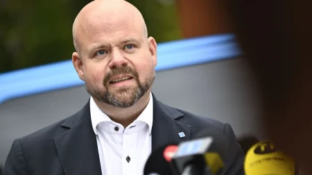 Peter Kullgren och Lars Adaktusson ser ut att missa riksdagsplatser