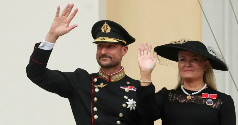 Karin Eriksson: Haakon tröstas av kärleken och tyngs av jämförelsen
