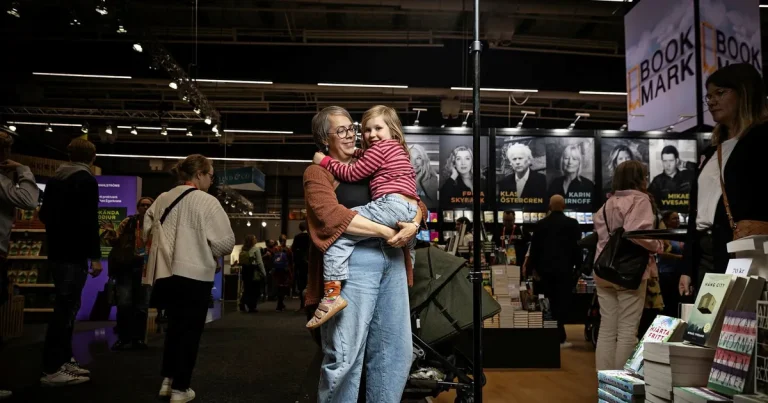 Bokmässebesökarna tipsar: ”Ha en pappa som läser för dig två timmar varje dag”