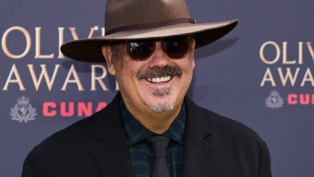Sångaren och Grammy-vinnaren Duncan Sheik dör vid 56 års ålder.