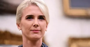 Natalie Harp fick över 400 000 kronor i julklapp av Trump