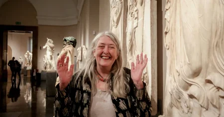 Mary Beard skakar liv i antiken med fräck lärdom