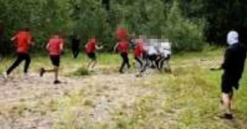 Ledarfigurer på fotbollsläktare arrangerade gruppslagsmål – döms till fängelse