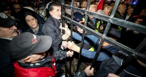 Tumultartade protester och politisk maktstrid i Polen: ”Statskupp”