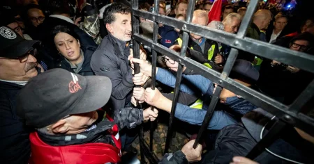 Tumultartade protester och politisk maktstrid i Polen: ”Statskupp”