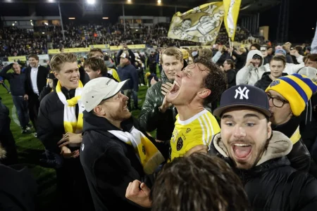 Falkenberg säkrar återkomst till Allsvenskan efter dramatisk 2-1-seger mot Sandviken