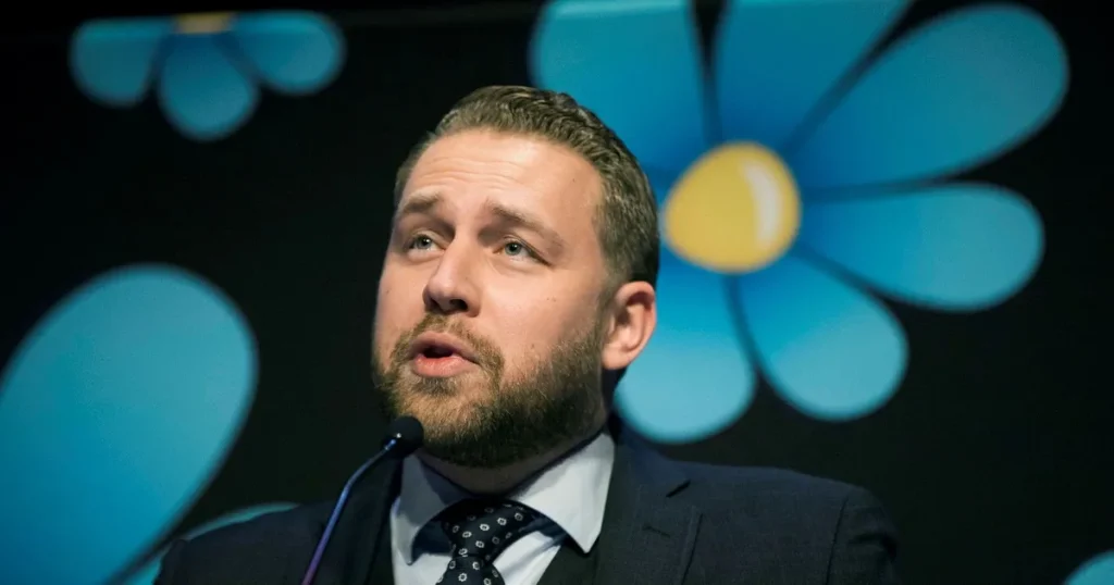 SD möblerar om i utskotten – tunga namn byter plats