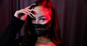 Felicias debutalbum ”Popstar” är slätstruket och anonymt