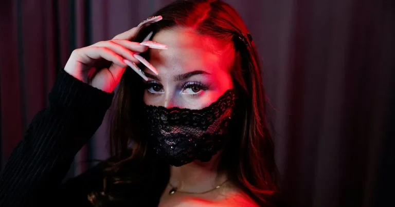 Felicias debutalbum ”Popstar” är slätstruket och anonymt