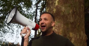 Brittiska Green Party och ledaren portas från Israel