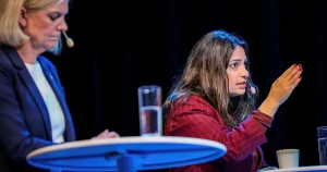 Anna Hedenmo: Ursäkta, men hur löjliga regeringsutspel tål Sverige?