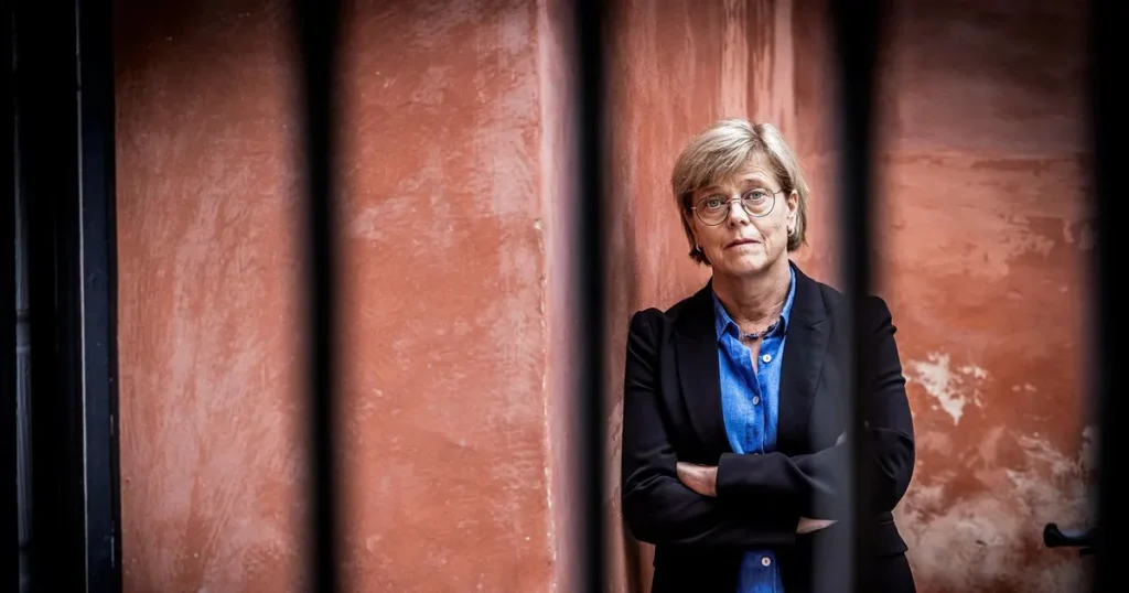 Ingrid Carlbergs bok om Akademiledamoten lyser upp ett omtumlande tidevarv