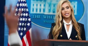 Zacharia får sparken som Trumps pressekreterare efter fem dagar