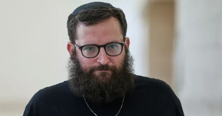 Netanyahus närmaste man erkänner: Jobbade för Qatar