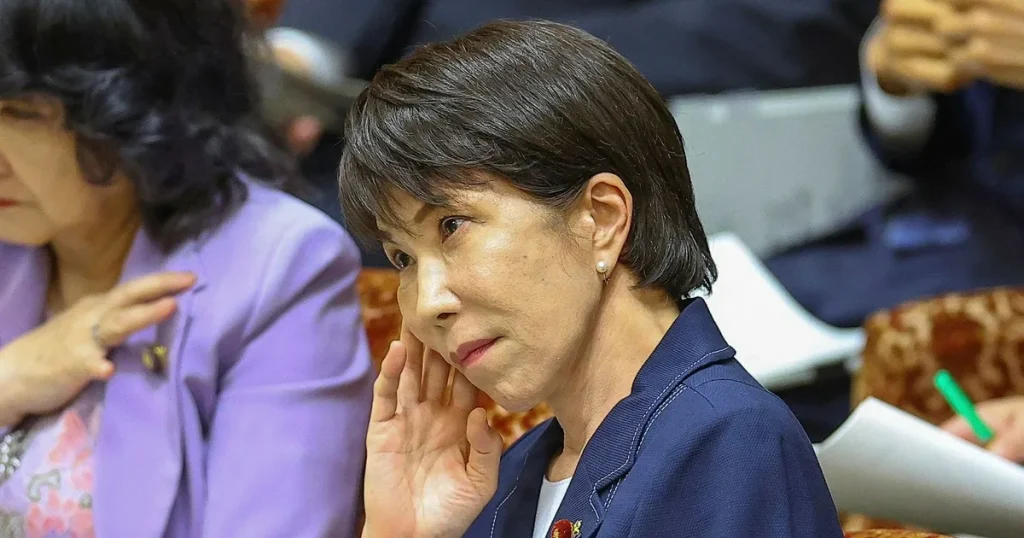 Premiärministern sminkar sig i timmar – hinner inte tänka på Japans framtid