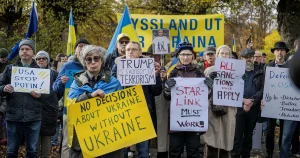 De protesterar mot Trumps affärer med Putin: ”Är skrämmande”