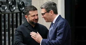 Zelenskyj: Återupptar bombningarna av rysk olja