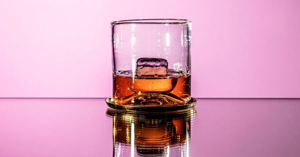 Helgens drink: Whiskey on the rocks