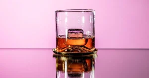 Helgens drink: Whiskey on the rocks