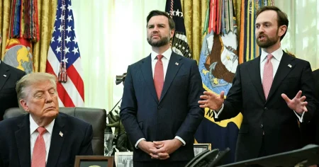 Trump sätter sitt namn på statliga Amazoncheckar