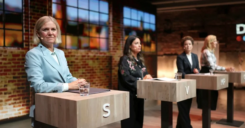 Partiledarna på plats under rödgröna ödesmötet