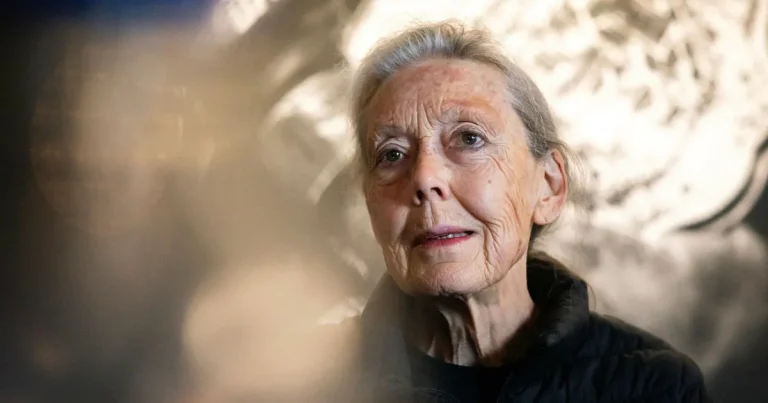 Sug efter Anne Carsons böcker: ”Starkt tryck för en poet”