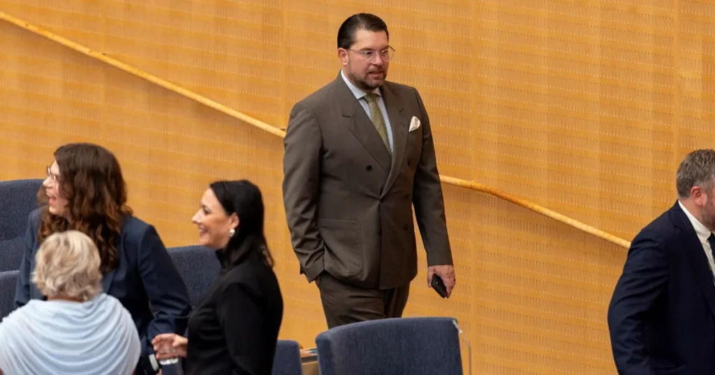 Åkesson: ”Egocentriska, självutnämnda idéväktare”
