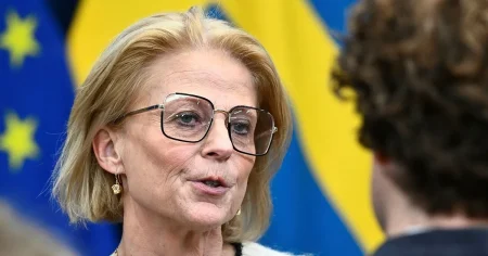 Vallöften får vänta i budgeten – kronprinsessans firande säkrat