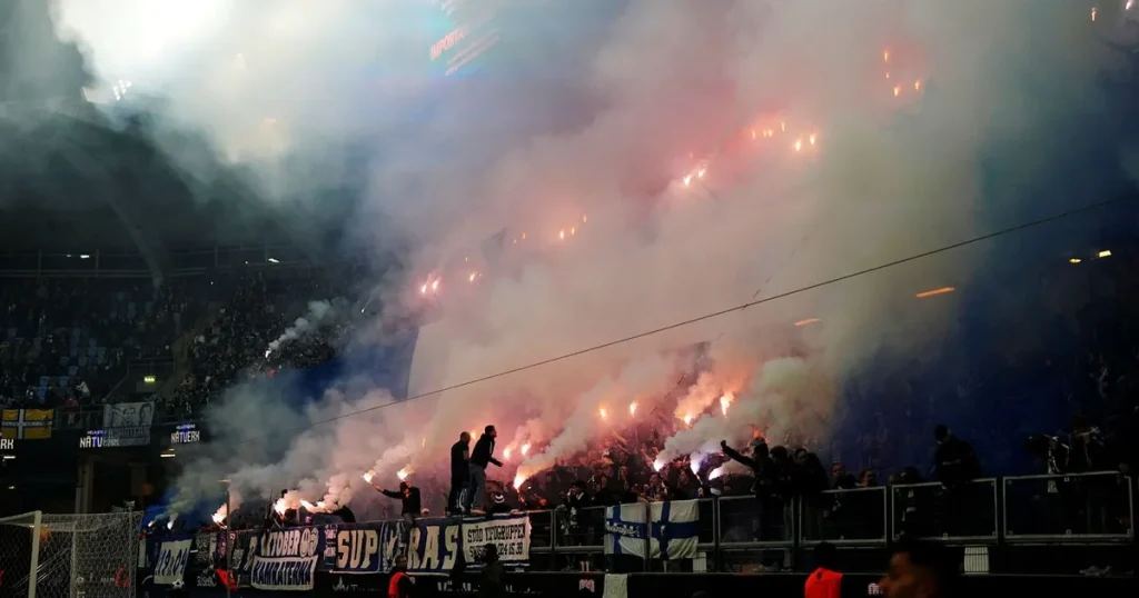 110 bengaler brändes samtidigt – fans larmade om svårt att andas